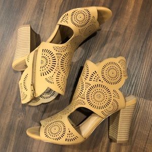 Size 9 Bendetti oped toed booties from Francesca’s